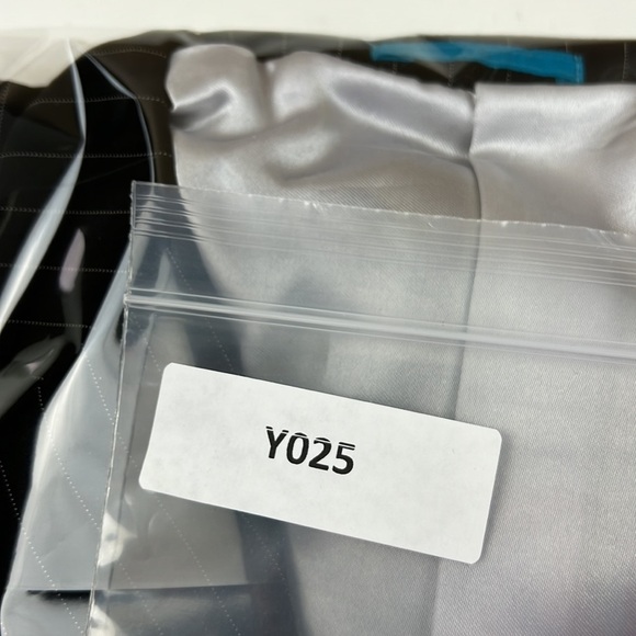 Vroom & Dressman Youth Black Pinstripe Blazer - Picture 10 of 10